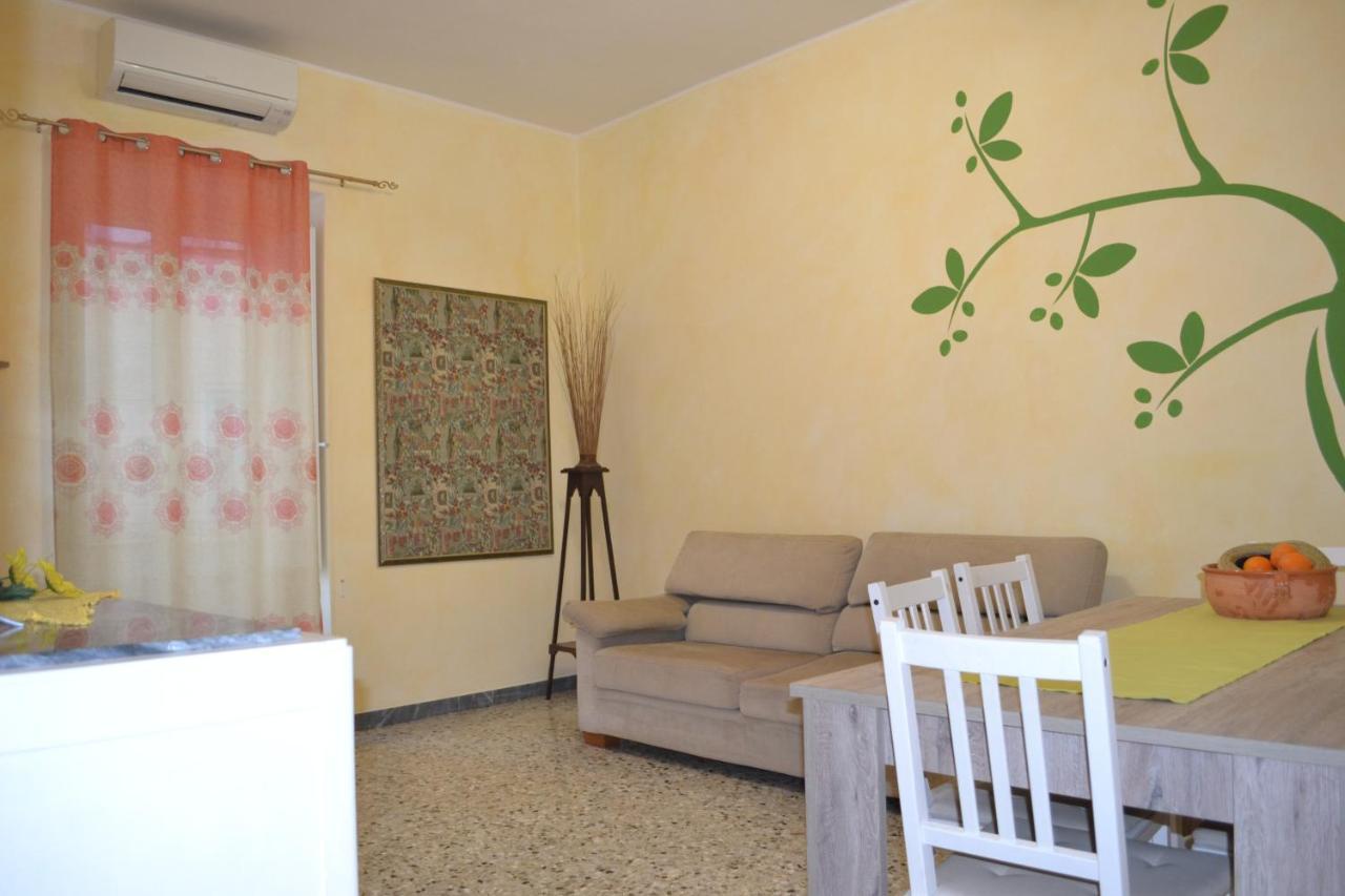 Casa Vacanze Raggio Di Sole Monopoli Villa Buitenkant foto